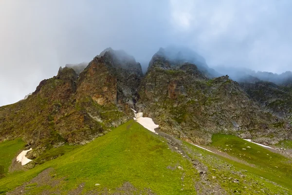 Mount peak in a mist — Stock Photo, Image