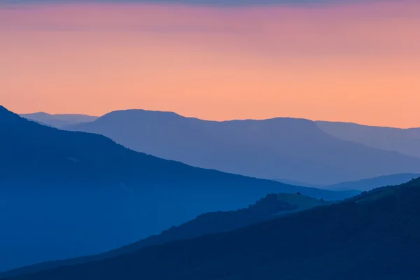 Modré hory silueta scéna — Stock fotografie