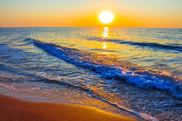 海のシーンに沈む夕日 — ストック写真