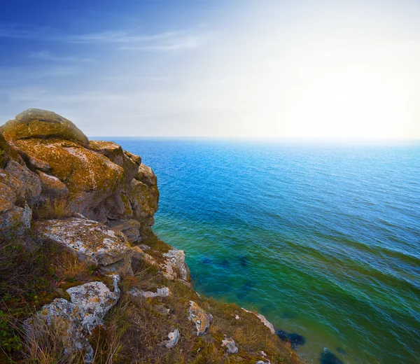 朝早くにエメラルド色の海 — ストック写真