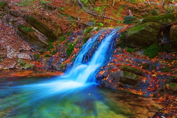 Cachoeira azul bonita — Fotografia de Stock