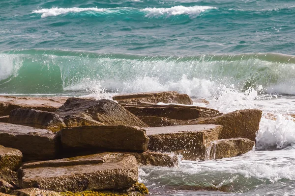 Costa del mare tempestosa — Foto Stock