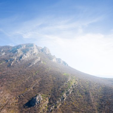 Dağ sırtı gündoğumu