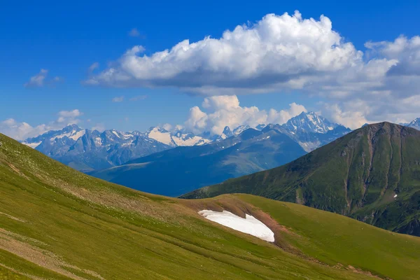 Panorama des montagnes vertes — Photo