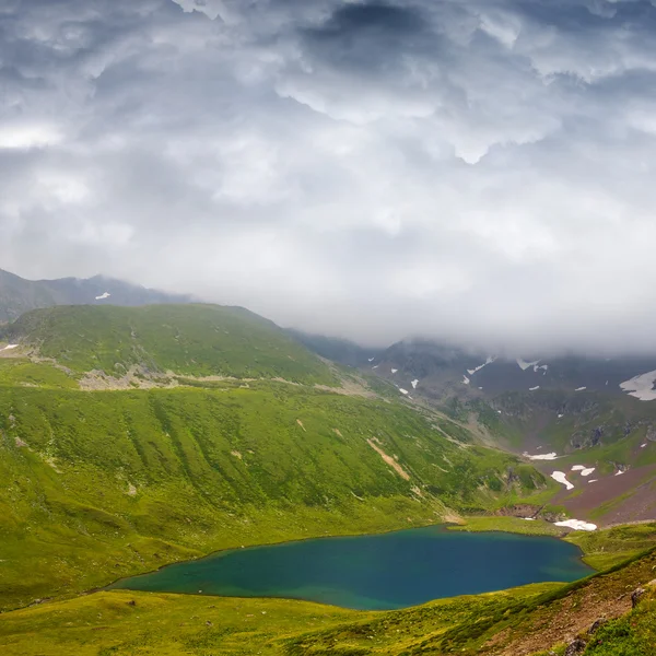 Gunung danau mangkuk — Stok Foto