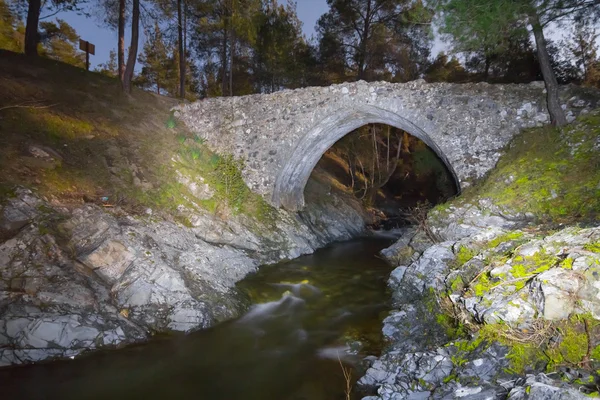 Pont vénitien, cuprus, scène de nuit — Photo