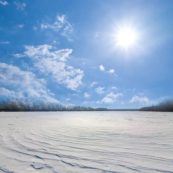 Winter vlakte in een sneeuw — Stockfoto