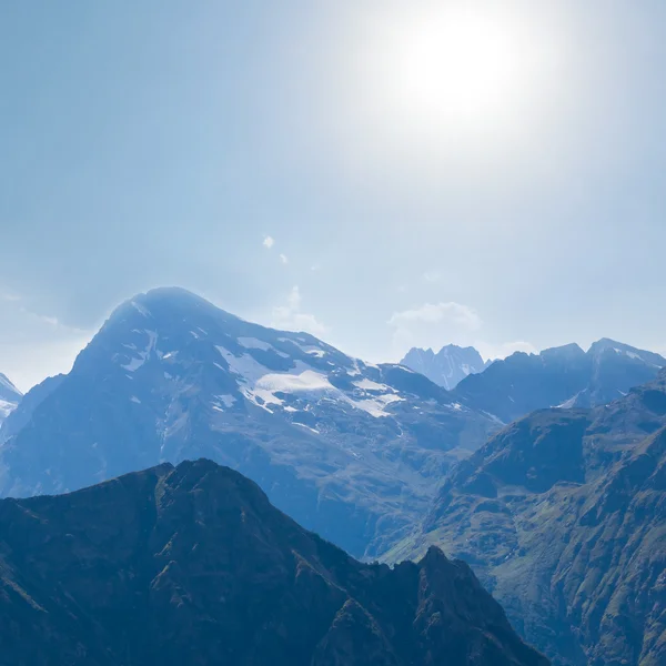 Mountain ridge silhouette panorama — Stockfoto