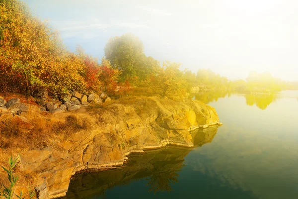 秋の湖のシーン — ストック写真