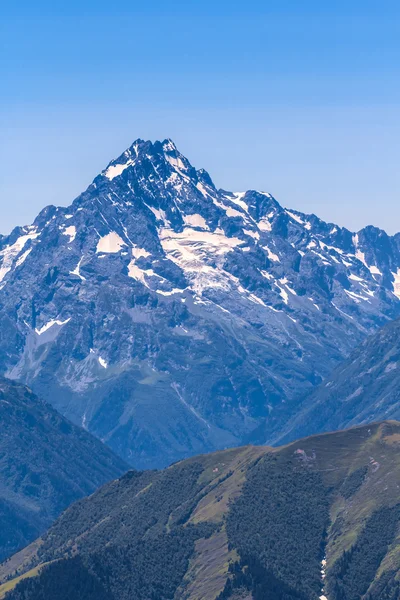 Hoge berg boven — Stockfoto