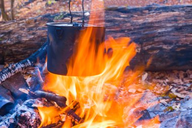 kamp ateşi yemek tourictic