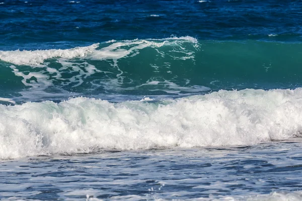クローズ アップ エメラルドの海 vawes — ストック写真