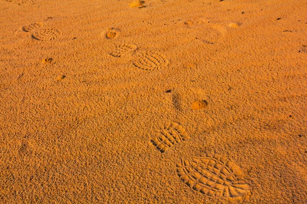 Menselijke track op een zand — Stok fotoğraf