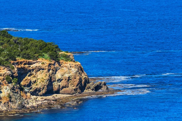 Ciprus, promontorio roccioso in un mare — Foto Stock