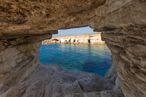 Kıbrıs deniz Mağarası beach