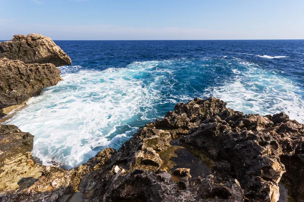 Hermosa bahía de mar, cyprus mediterrain — Foto de Stock
