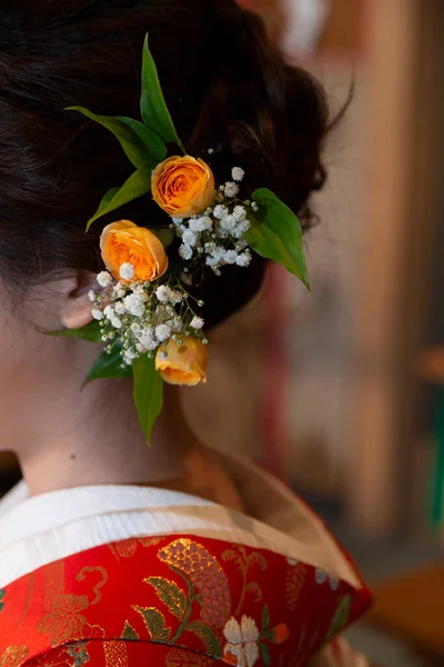 Shinto tarzı gelin saçı süsü.