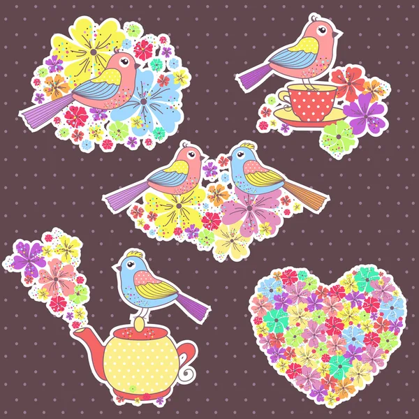 Prachtige Stickers met vogels, en een kopje thee op een paarse achtergrond met bloemen — Stockvector