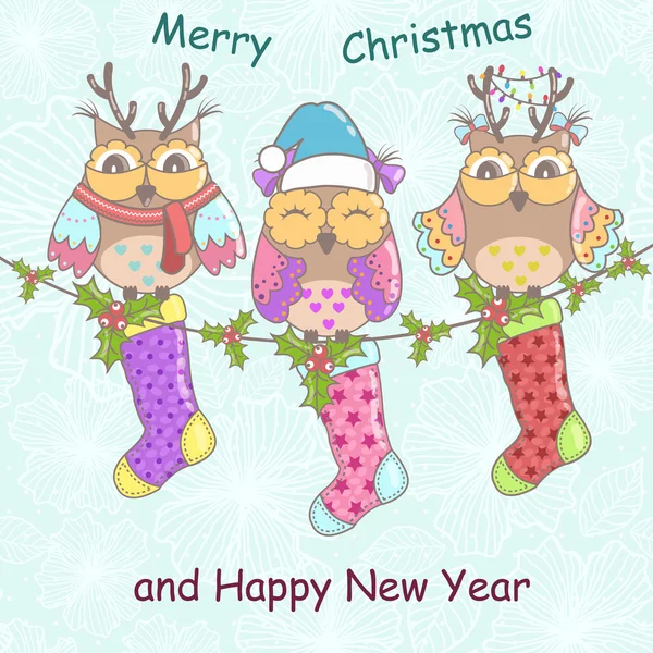 Cartão de Natal com corujas e meias de Natal em um fundo azul — Vetor de Stock