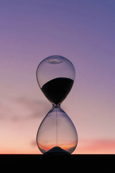 Tiempo Pasa Atardecer Con Reloj Arena — Foto de Stock