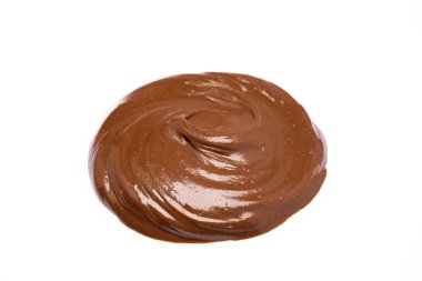 Beyaz arka planda kremalı çikolata