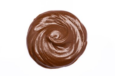 Beyaz arka planda kremalı çikolata