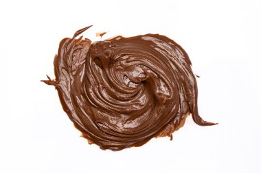 Beyaz arka planda kremalı çikolata