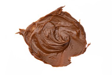 Beyaz arka planda kremalı çikolata