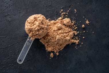 Çikolatalı süt proteini. Kas gelişimi için destekleyici besin