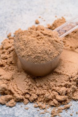 Çikolatalı süt proteini. Kas gelişimi için destekleyici besin