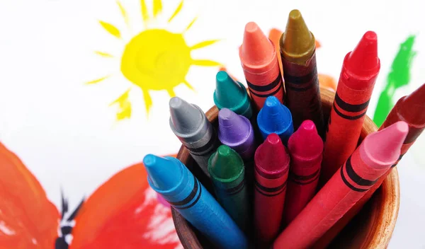 Разноцветные Пастельные Карандаши Фоне Детского Рисунка — стоковое фото