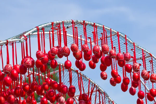 Arco de huevos rojos de Pascua — Foto de Stock