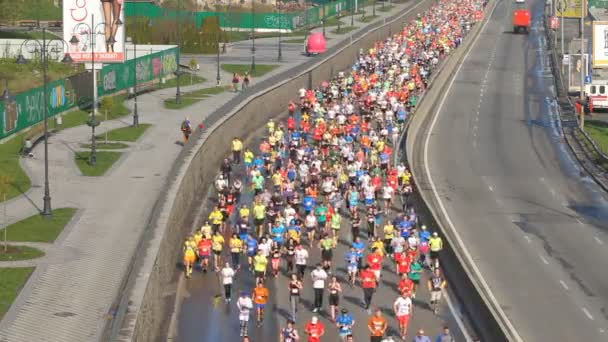 在基辅基辅半程马拉松赛 — 图库视频影像