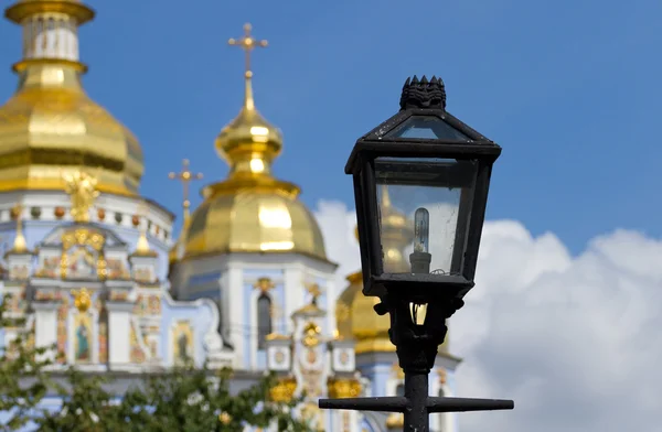 Фонарь в Киеве, Украина  . — стоковое фото