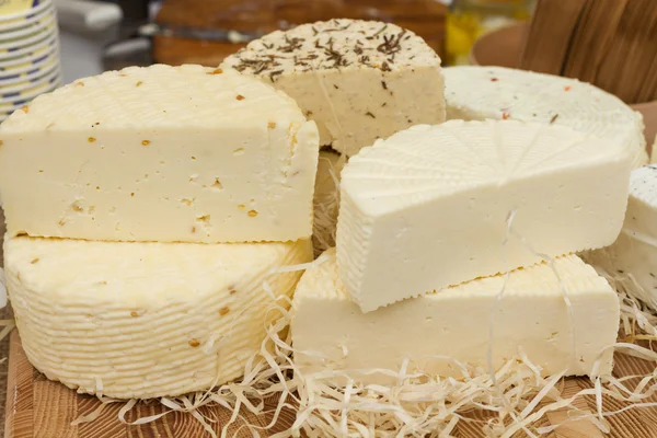 Different types of cheese — Stock Photo, Image