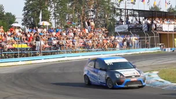 Rennen der ukrainischen Meisterschaft in der Klasse ford — Stockvideo