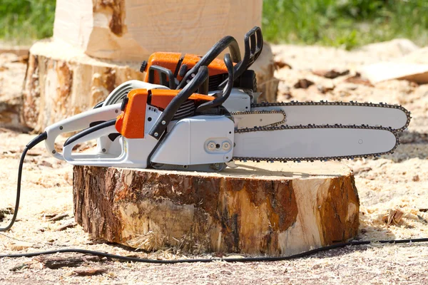 Orange chainsaws — Stock Photo, Image