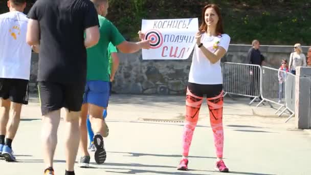 Kiev Halvmarathon — Stockvideo