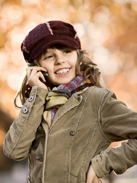 Girl with  mobile phone — Stock Photo, Image