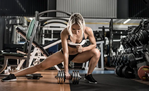 Young fitness woman — Stock Photo, Image