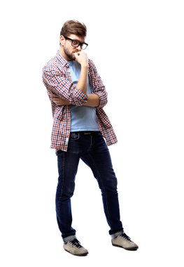 Genç ve rahat düşünen bir adam.