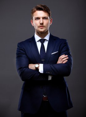 genç yakışıklı işadamı