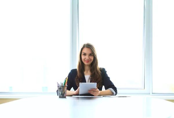 Businesswoman with touchpad — Stock Photo, Image