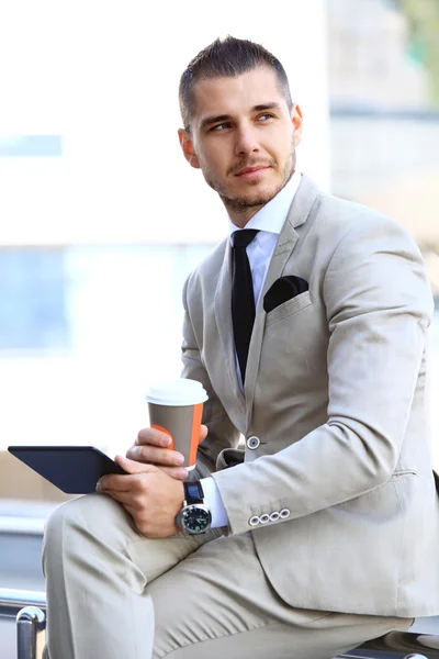 Handsome businessman in suit — Stock Photo, Image