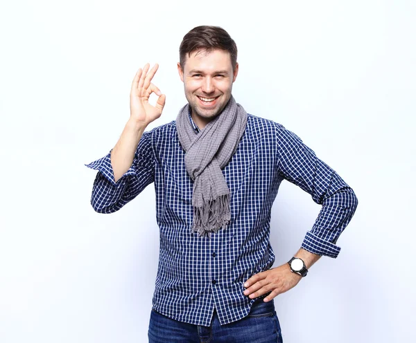 Щасливий чоловік з великими пальцями вгору жест — стокове фото