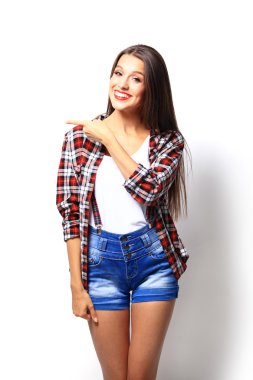 kadın bir şeyler sunmak