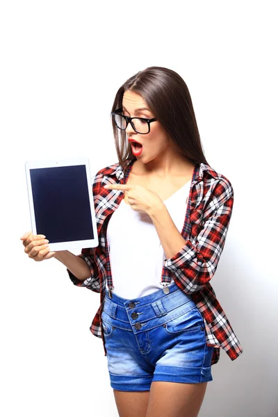 Young woman showing tablet — Stock Photo, Image