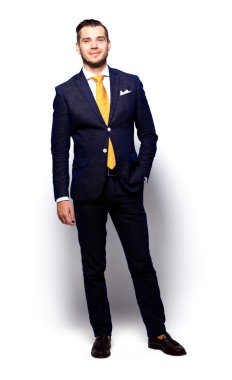 Genç neşeli iş adamı