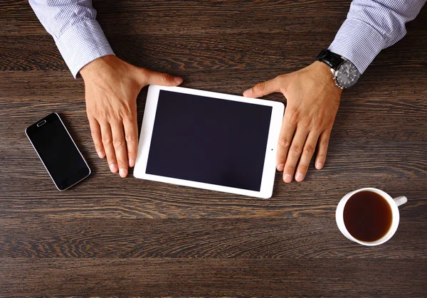 Hands using tablet pc — Stock Photo, Image