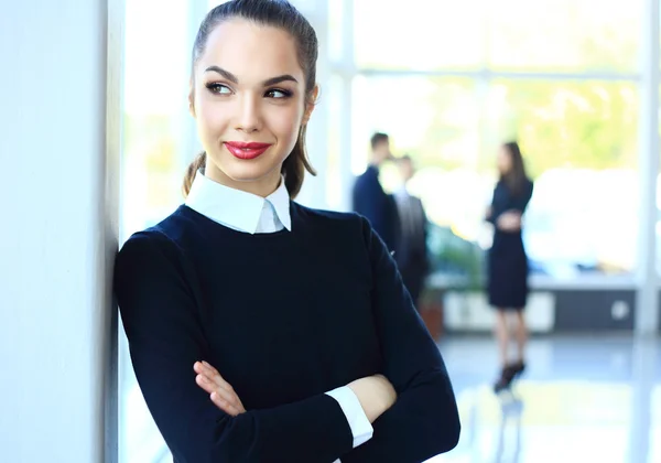 Giovane bella donna d'affari — Foto Stock